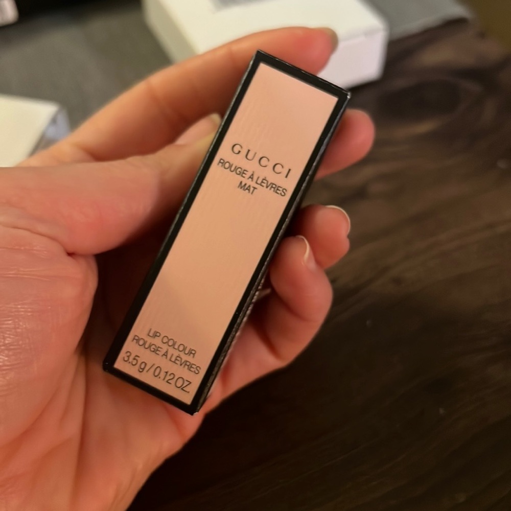 GUCCI
Long Lasting Satin Lipstick